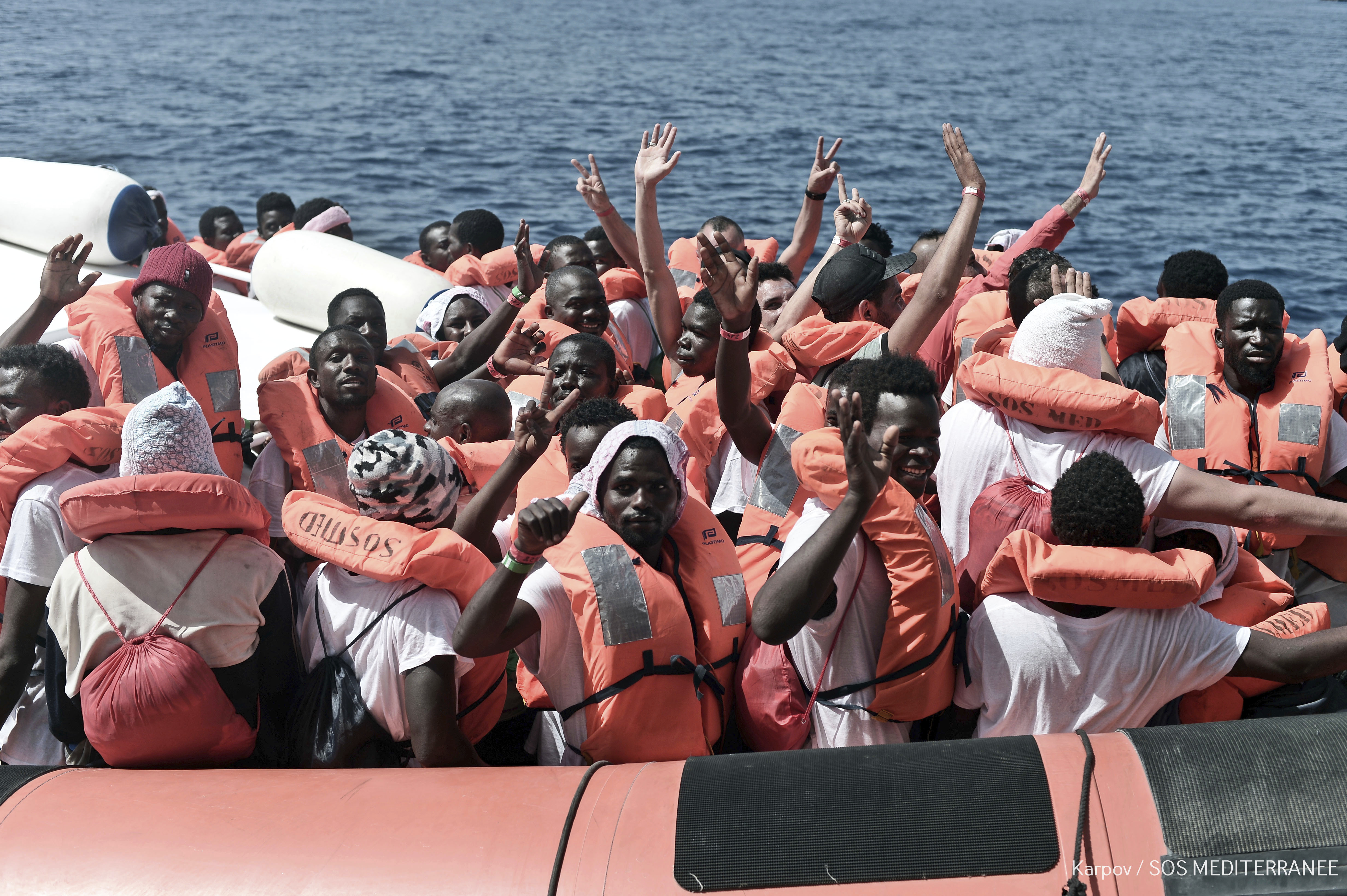 Migranten, die durch „Aquarius“ nach Italien gekommen waren
