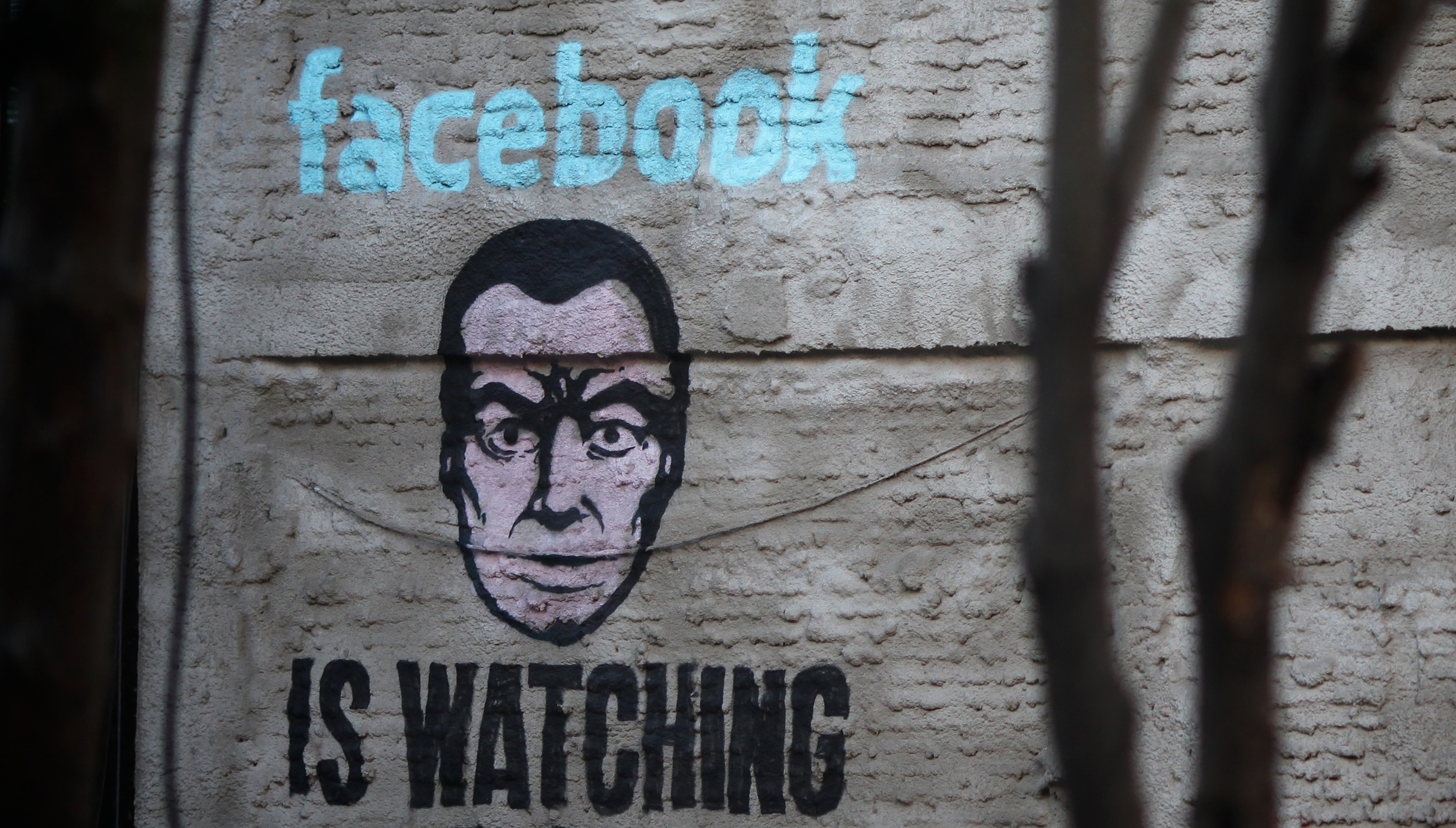 Facebook Wandbild im Stadtbild Lavapiés, Madrid.