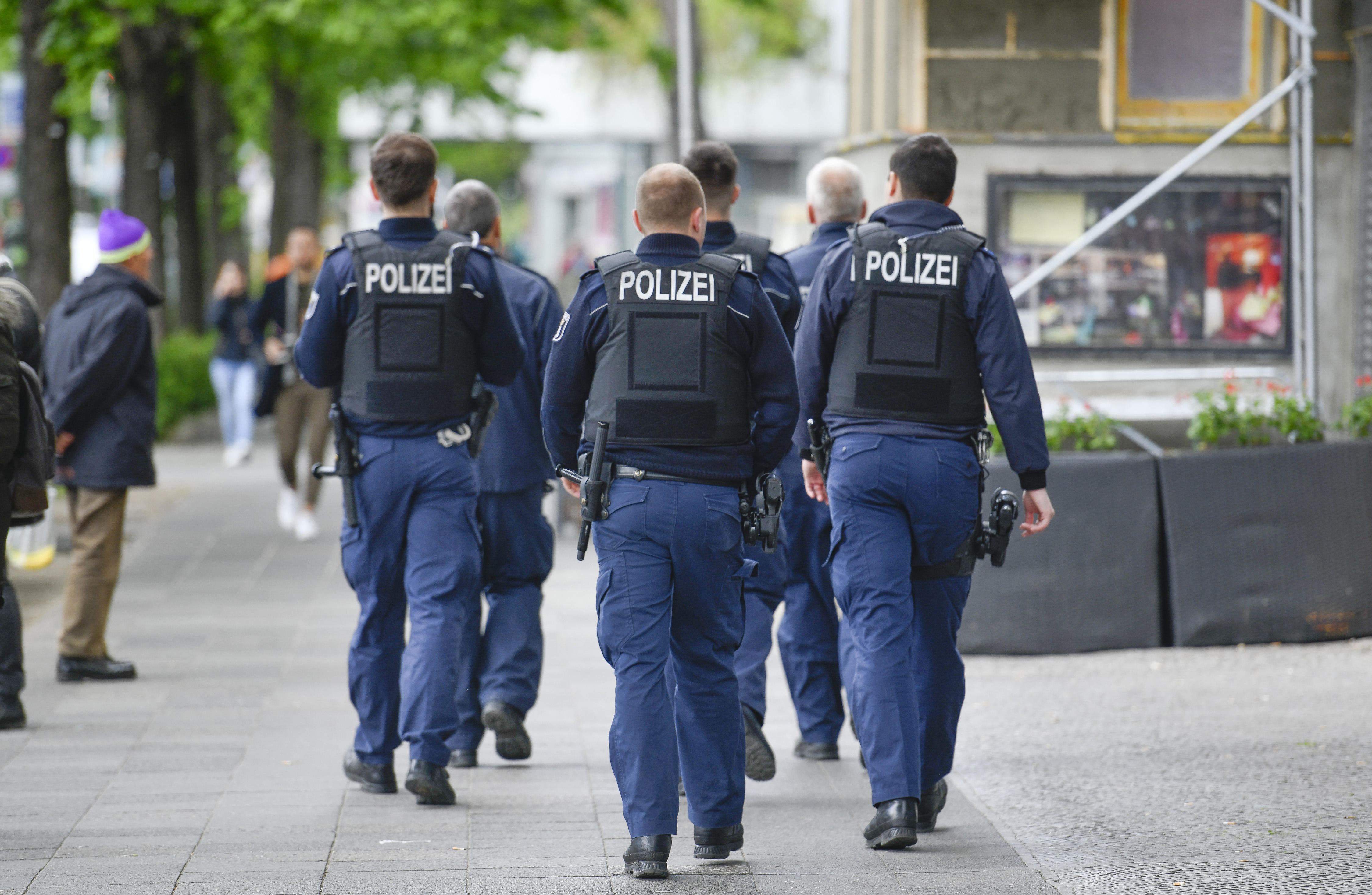 Polizeibeamte in der Yorckstraße, Berlin Kreuzberg