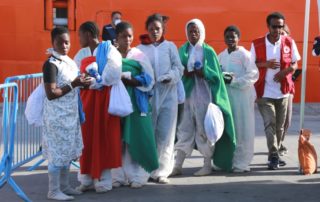 kopp_report_armutsmigranten_hafen_Sizilien