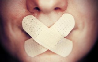 dpa107555350_meinungsfreiheit_netzdg_gesetze_hasskriminalitaet