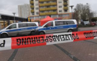 dpa130028335_terror_gewalt_polizeiabsperrung