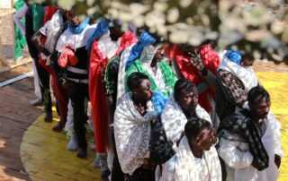 kopp_report_afrikanische_rmutsmigranten_bootsfluechtlinge_hafen_italien