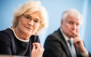 dpa126130779_Christine_Lambrecht_Horst_Seehofer