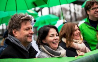 dpa131036461_gruene_fff_demo_hamburg