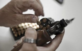 dpa108782171_munition_revolver_schusswaffe