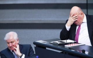 dpa131939488_seehofer_altmaier_bundesregierung