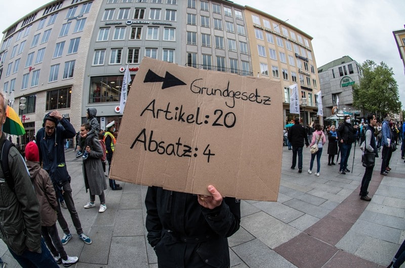 dpa_132133448_demo_gegen_corona_massnahmen_muenchen_widerstand