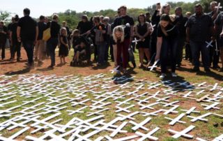 dpa108083001_suedarfrika_proteste_getoetete_Farmer_rassismus