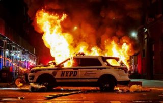 dpa219790788_new_york_black_lives_matter_blm_polizei_feuer_brand_randale_ausschreitungen_linksextremismus