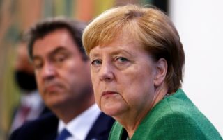 dpa221588925_merkel_soder