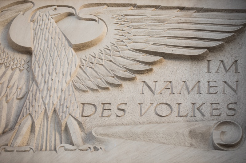 dpa110145305_bundesadler_im_namen_des_volkes_reichstag