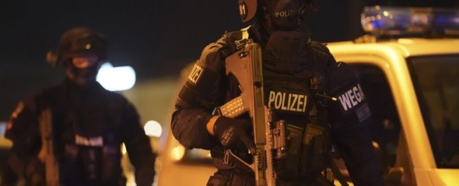 dpa223895610_wien_terror_islam_anschlag_polizisten