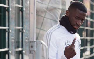 dpa96787801_antonio_ruediger_joachim_loew_die_mannschaft