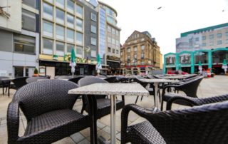 dpa217364694_lockdown_leere_innenstad_geschlossene_restaurants