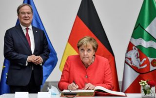 dpa221324952_merkel_laschet